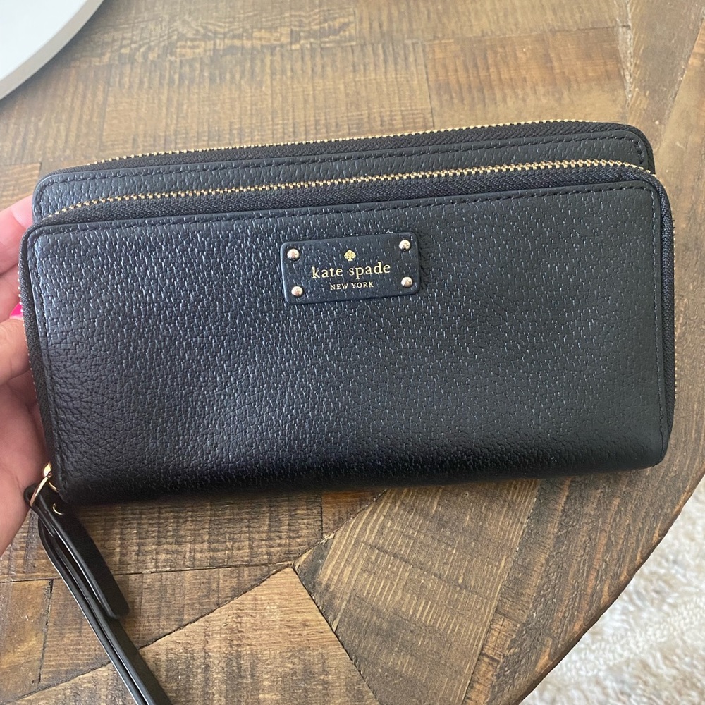 Kate Spade valet in great condition
